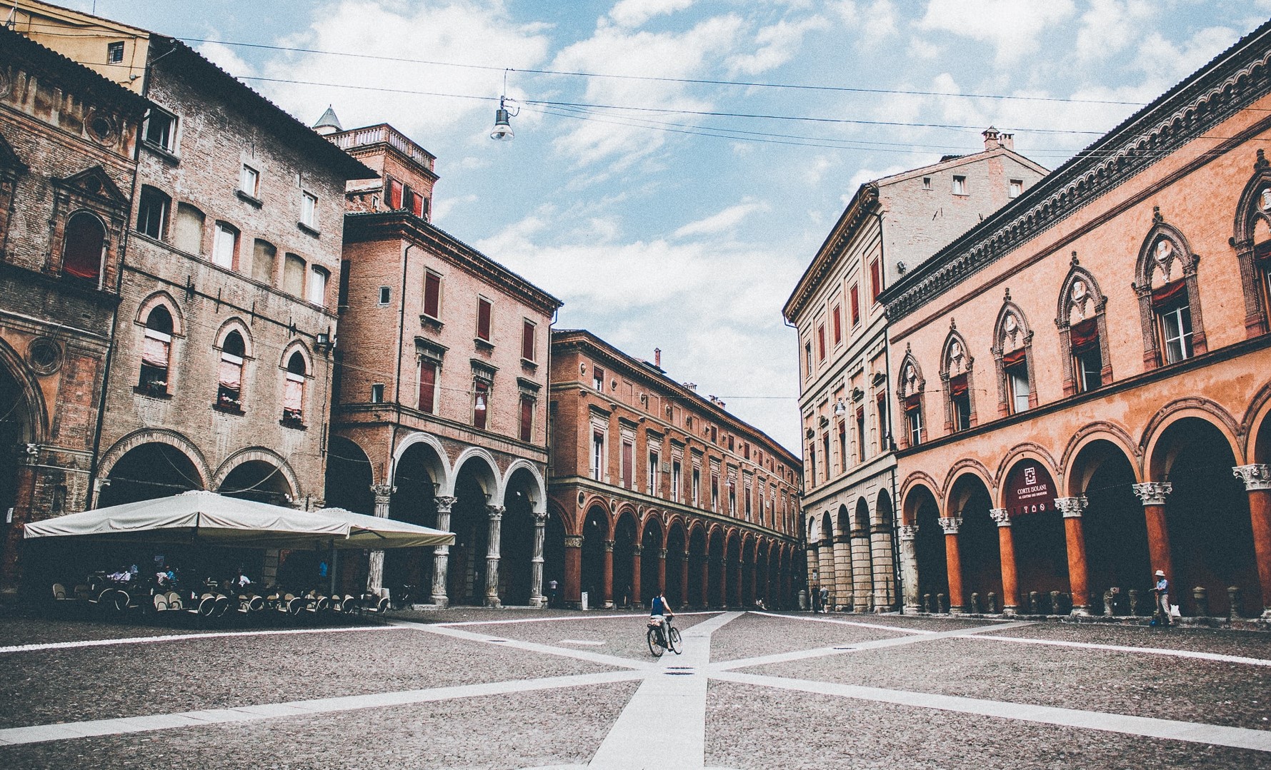 Calendar of flights to Bologna Euro Directions