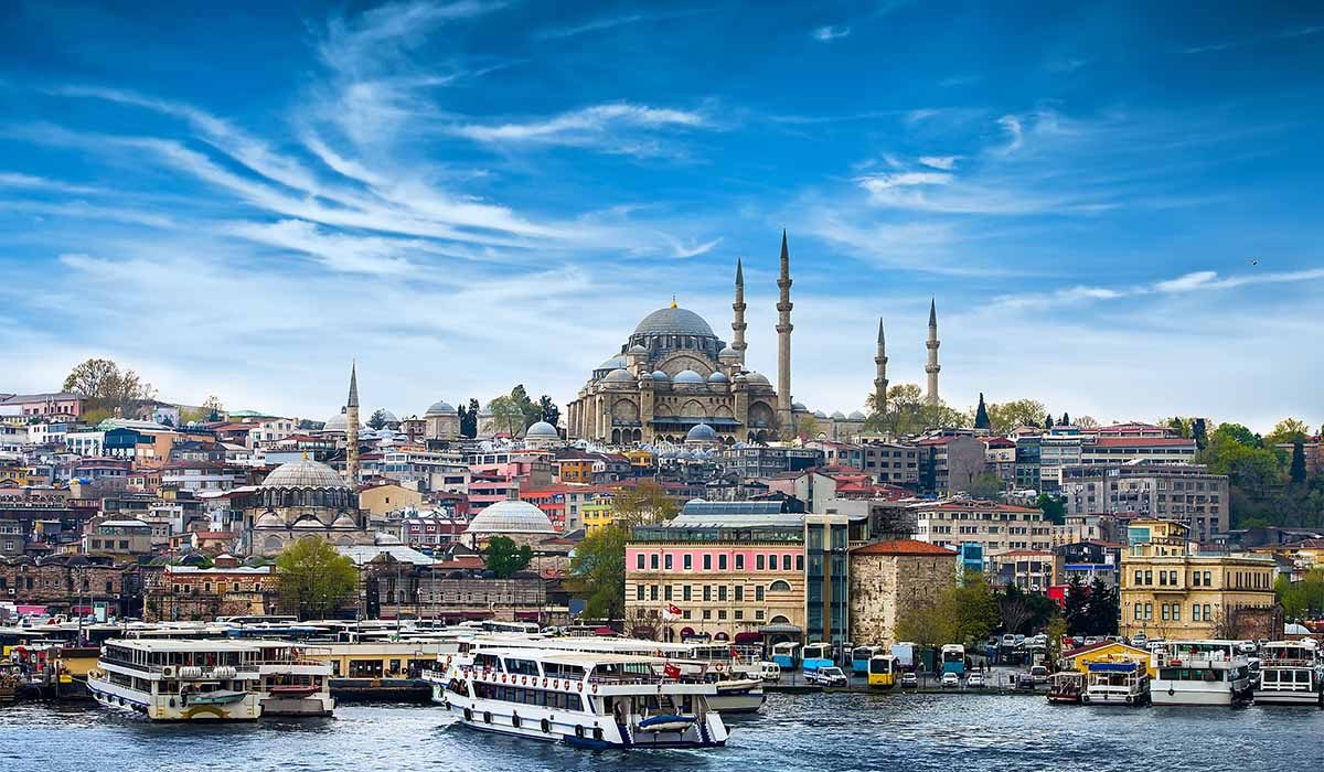 Compare all flights to Istanbul, Turkiye