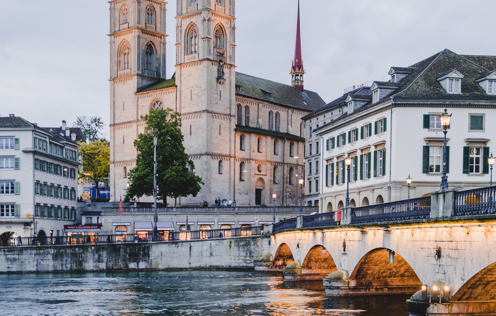 How to compare Zurich flights and find cheap air tickets?