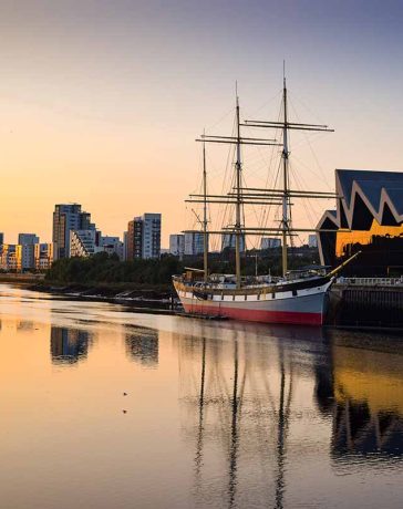 Find out best dates of flights to Glasgow, Scotland