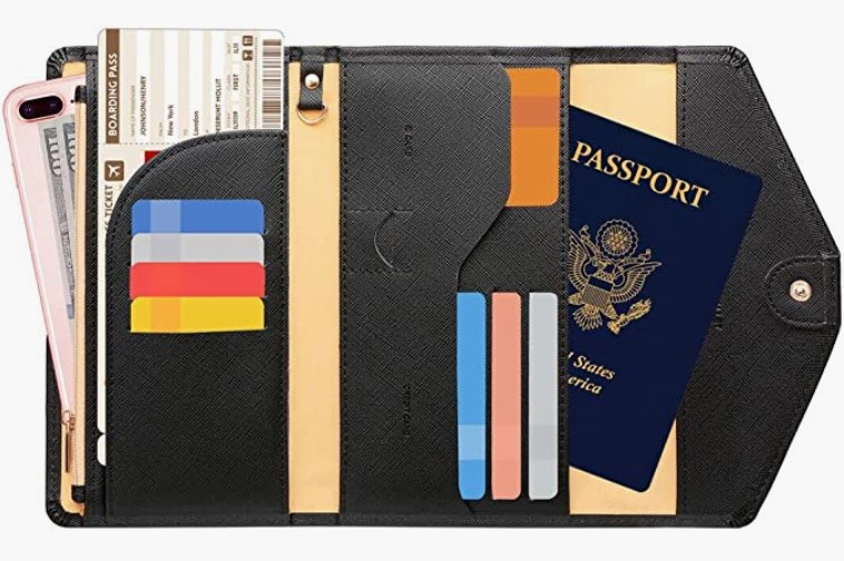 Comfortable travel wallet is one of the essential tourist accessories