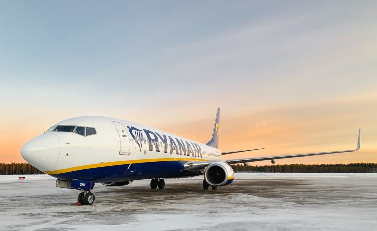 Ryanair plane landed. Photo by Niklas Jonasson