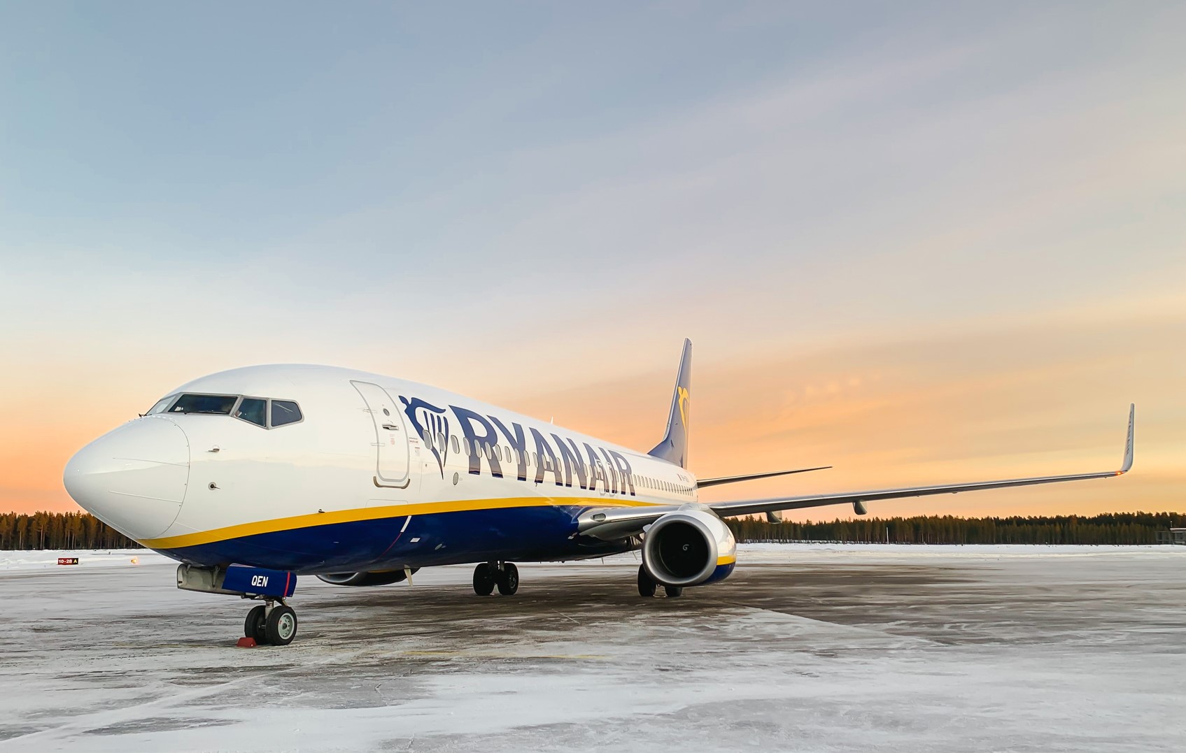 Ryanair plane landed. Photo by Niklas Jonasson